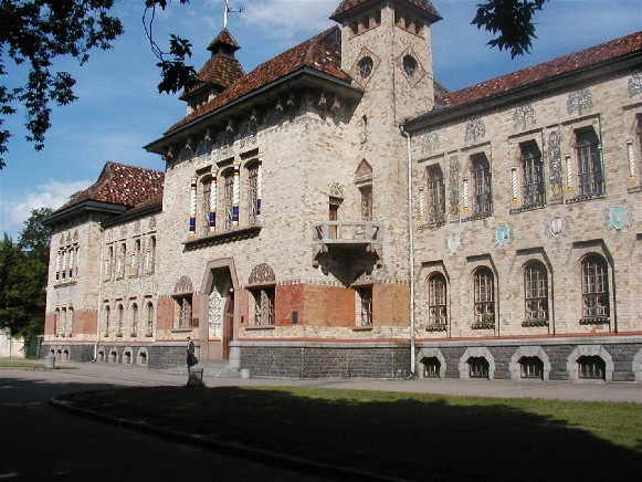 Image - The Poltava Regional Studies Museum: formerly the Poltava Zemstvo Building designed by Vasyl H. Krychevsky in 1903-1907.